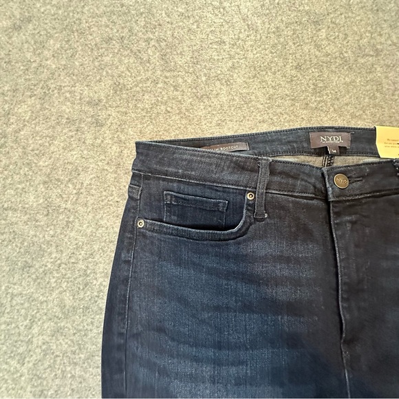 NWOT NYDJ Women's Slim Bootcut Jeans in Norwalk Sz: 14 - Picture 9 of 11
